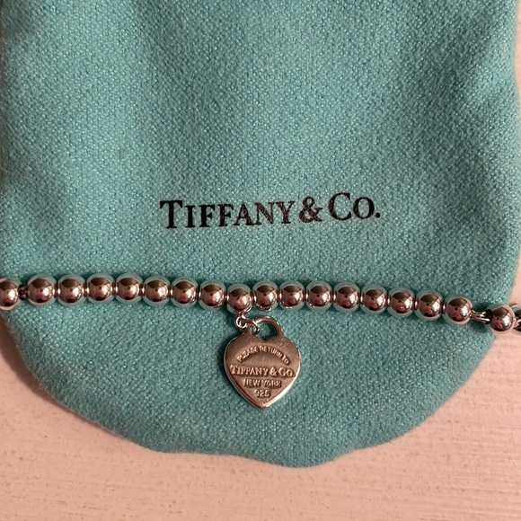 Return to Tiffany Blue heart Bracelet - Picture 5 of 6